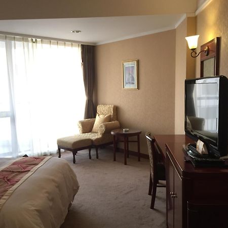 Huiquan Dynasty Hotel Циндао Екстериор снимка