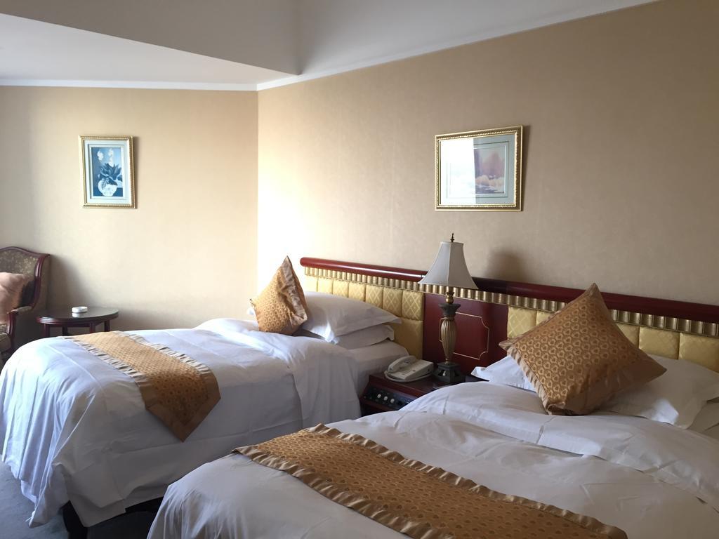 Huiquan Dynasty Hotel Циндао Екстериор снимка