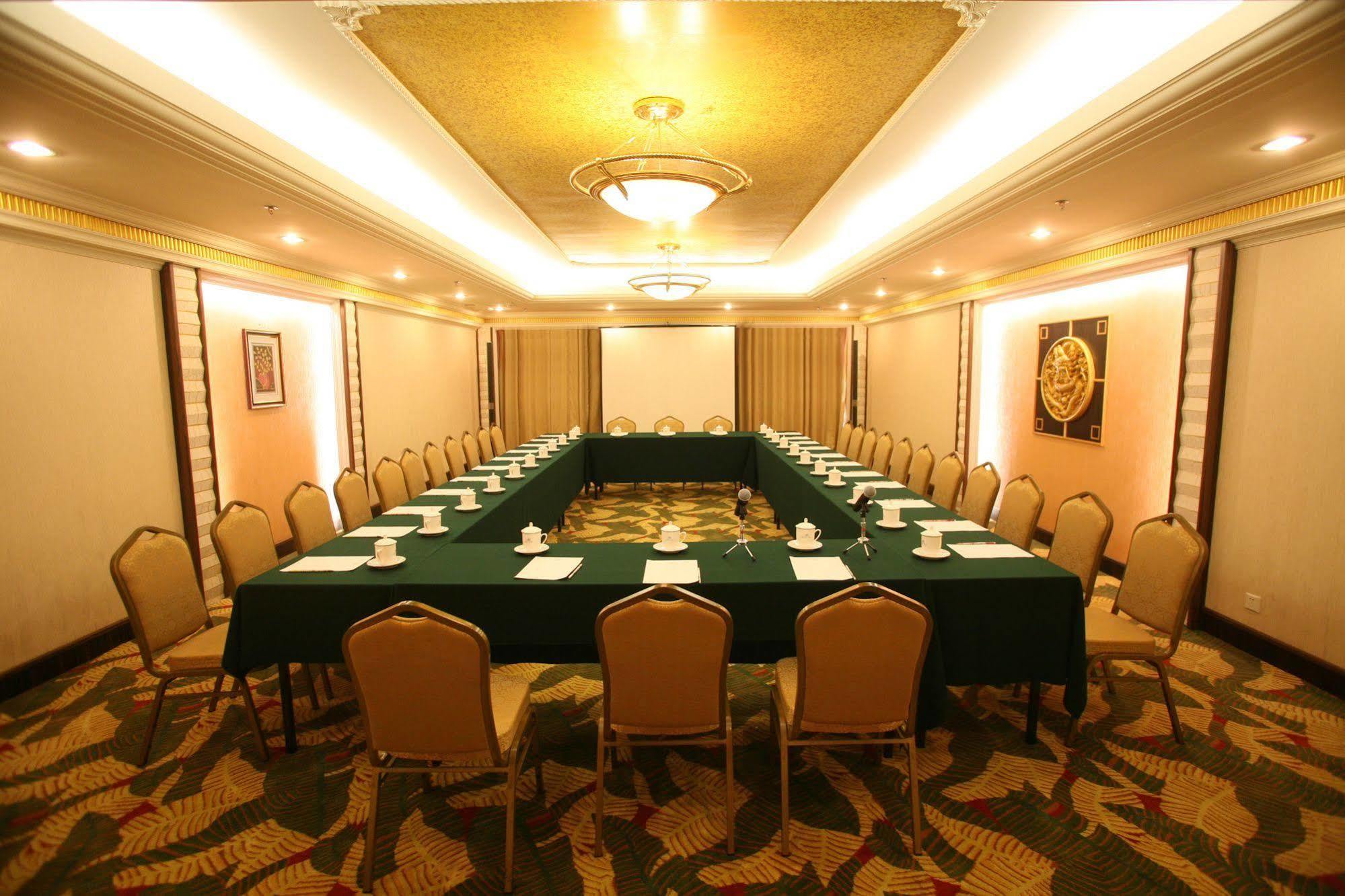 Huiquan Dynasty Hotel Циндао Екстериор снимка